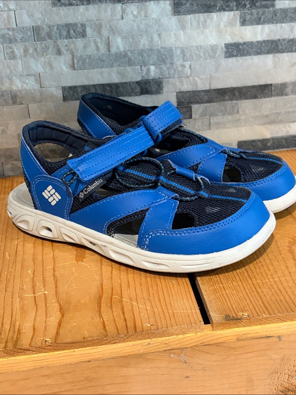 Columbia Kids Blue and Black Active Sandals